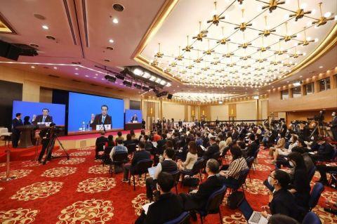 李克強：今年政府支出更多向民生領(lǐng)域傾斜，特別是義務(wù)教育和基本醫療